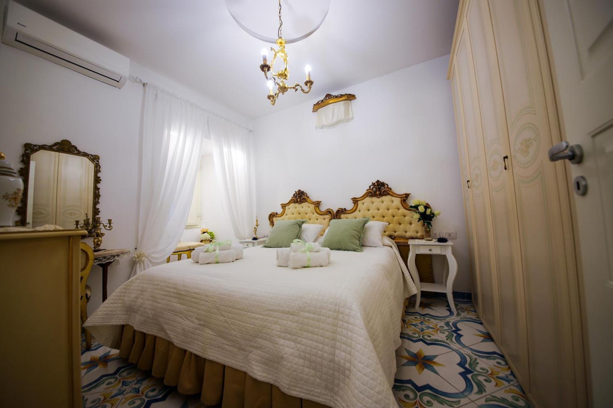 Giallo Napoletano Home Napoli Ngoại thất bức ảnh