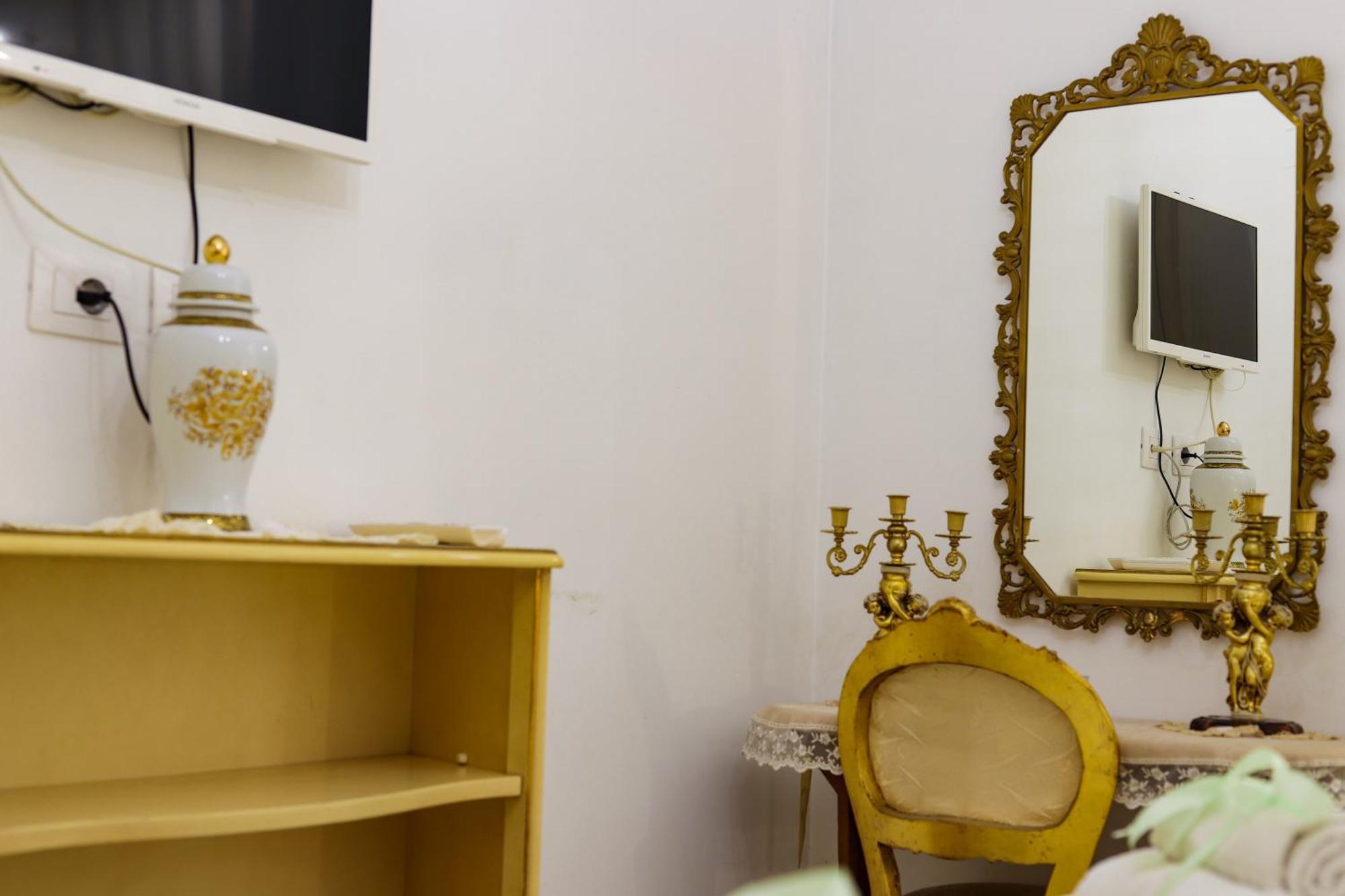 Giallo Napoletano Home Napoli Ngoại thất bức ảnh